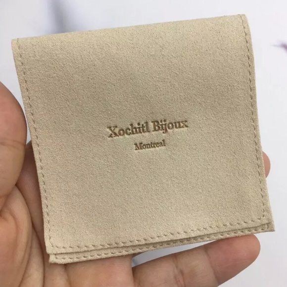 ₓ｡𐐒

Black  Necklace - Picture 3 of 7